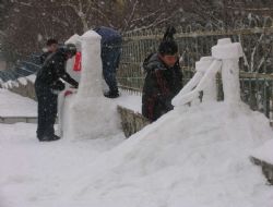 Erzurum’u kar heykellerle anlattılar